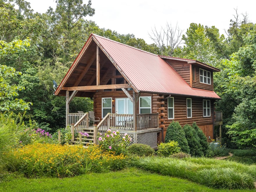 Log Home Retreat- Vacation Rental