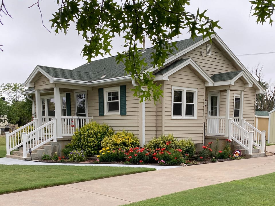 3 Bedroom Ranch Style Home with Detached 3-car Garage 