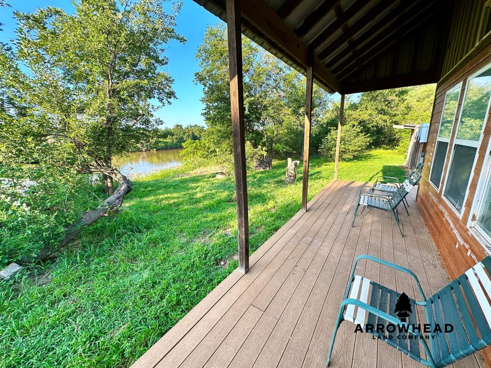The Riverbank Cabin