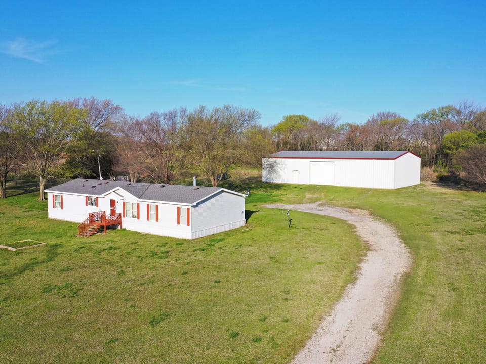 Fairfax Lake Road Home