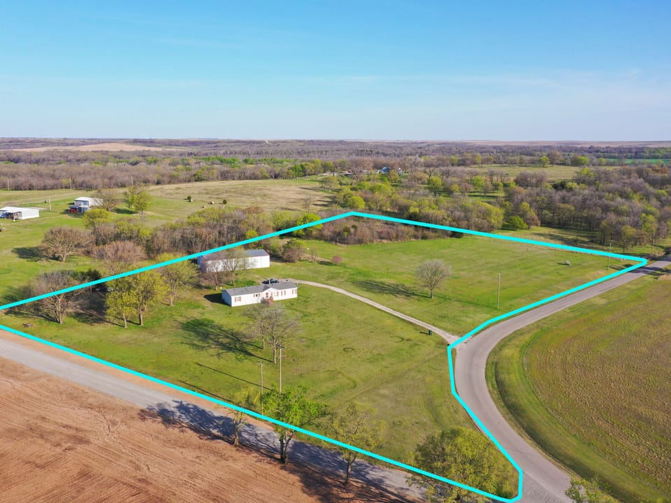 Fairfax Lake Road Home