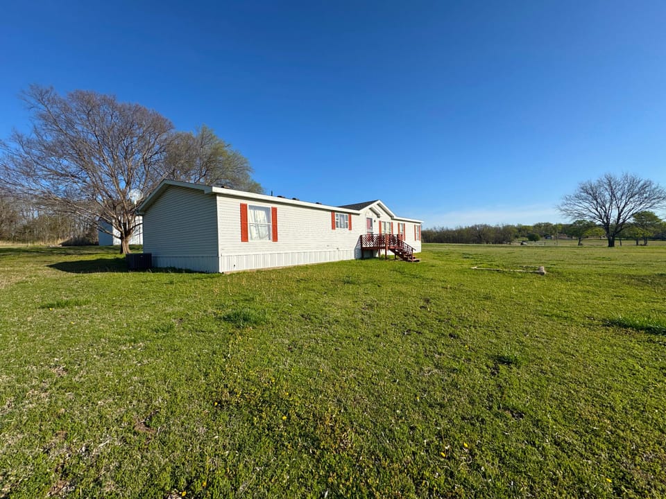 Fairfax Lake Road Home