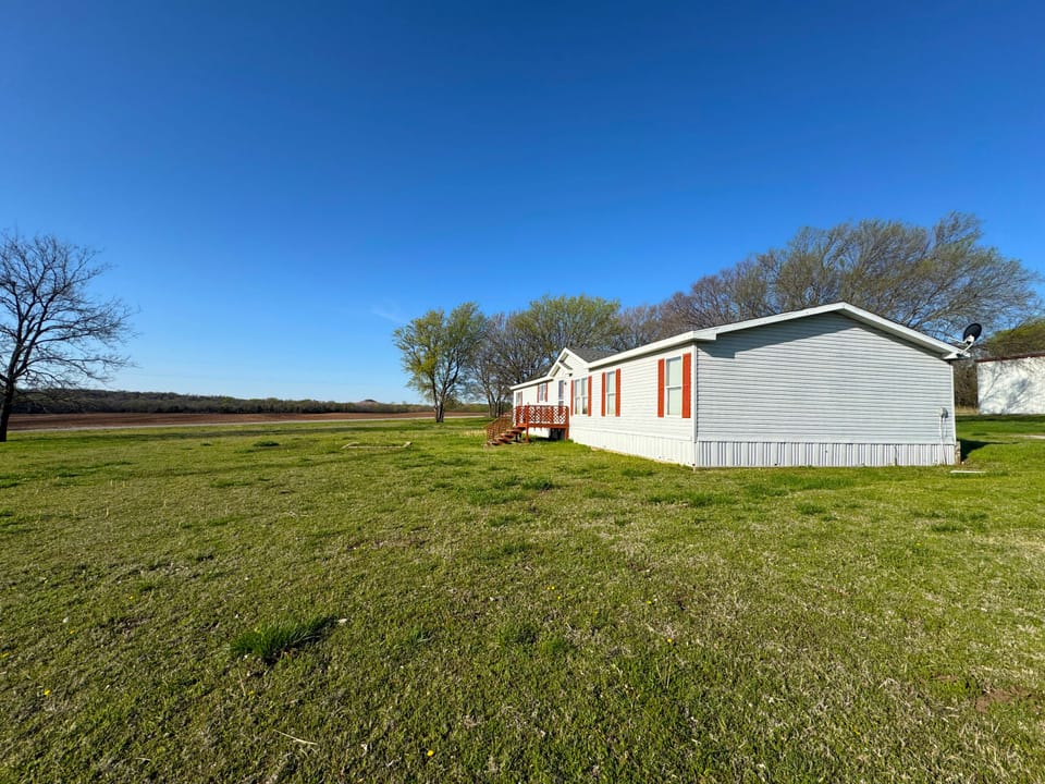 Fairfax Lake Road Home