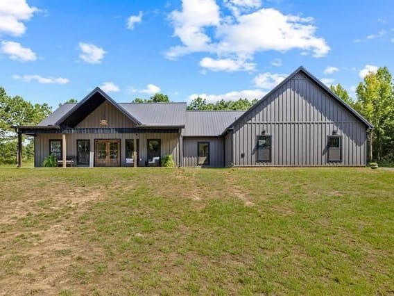 3 BEDROOM 2 1/2 BATH