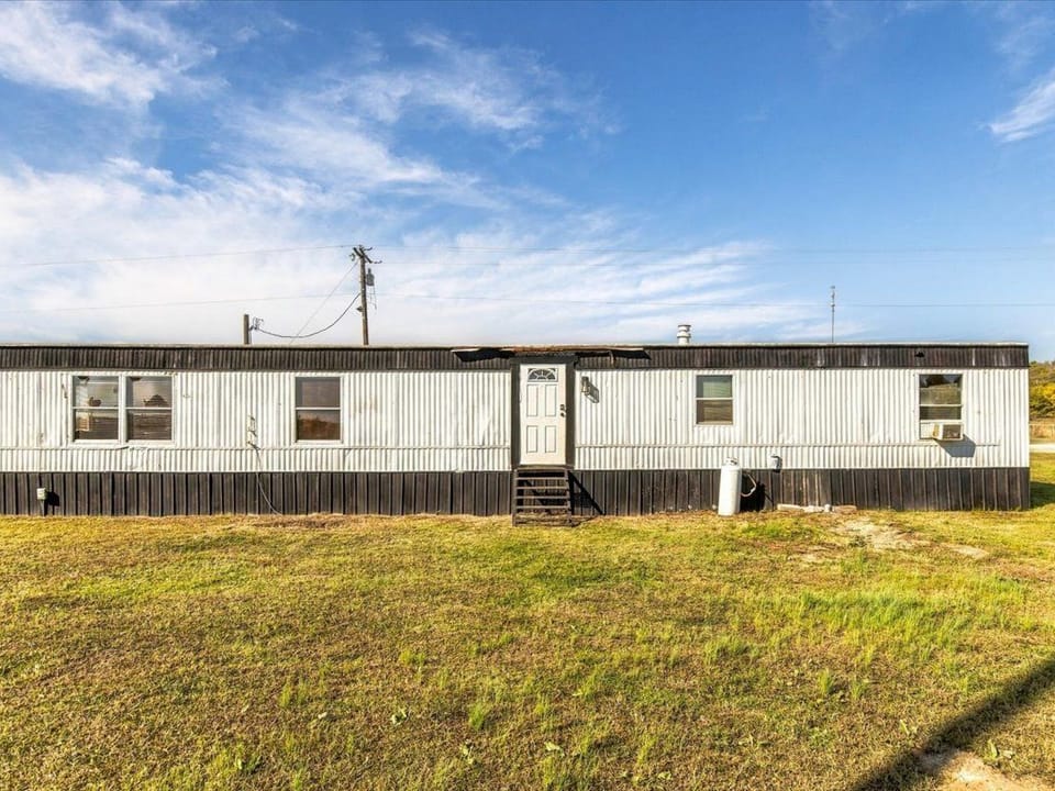 03 8140 N 300 Road 3