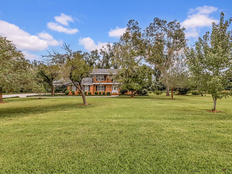 58 Web Or Mls 324 Ne Fraleigh Dr