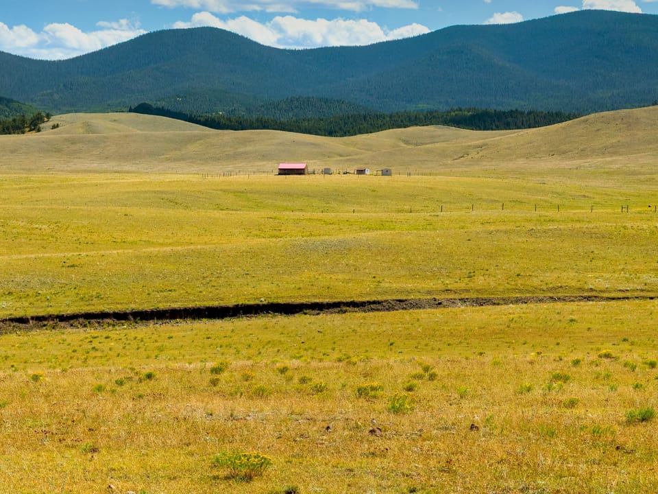 11 Mile Ranch Overlook Property Hero